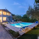 Apartman Lesa *