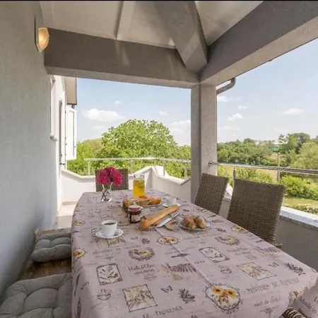Lesa Apartment