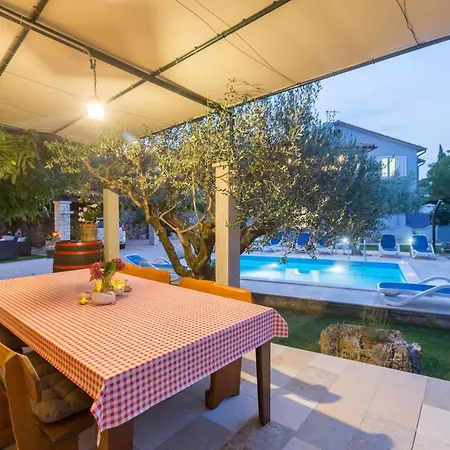 Lesa * ロヴィンスコ・セロ